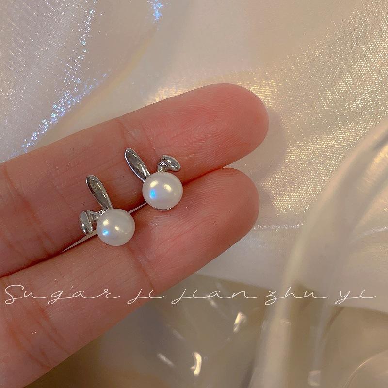 New Trendy Charm Rabbit Long Ears Pearl Stud Earrings for Women Exquisite Fashion Little Korea Earring Bride Jewelry Accessories
