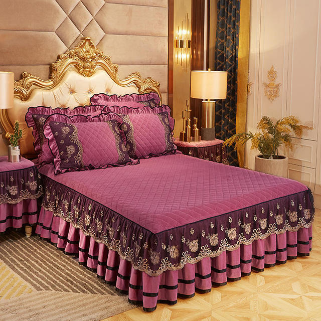 Luxury Crystal Velvet Thicken Bedding Bedspread Quilted Lace Fitted Bed Sheet 3 Side Coverage Ruffle Bed Skirt Pillowcases