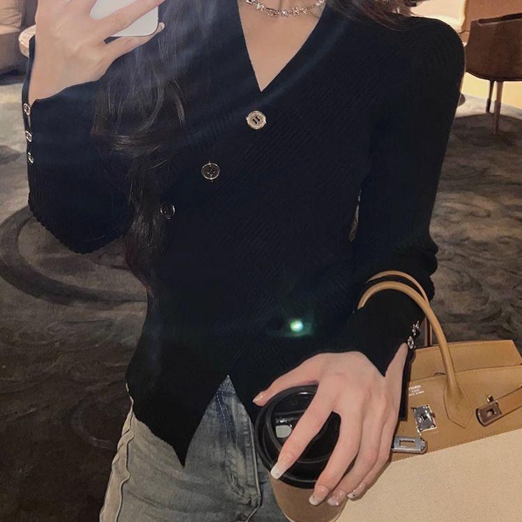 Autumn and Winter Solid Color V-neck Sweater Pullover Long Sleeved Design Sense French Short Slim Fit Knitted Sweater for Women
