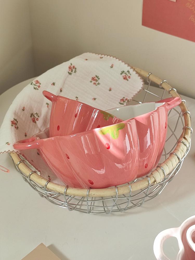 Charming Ceramic Double-Ear Berry Petal Bowl for Fruit, Salad, or Noodles - Anti-Scald Design.