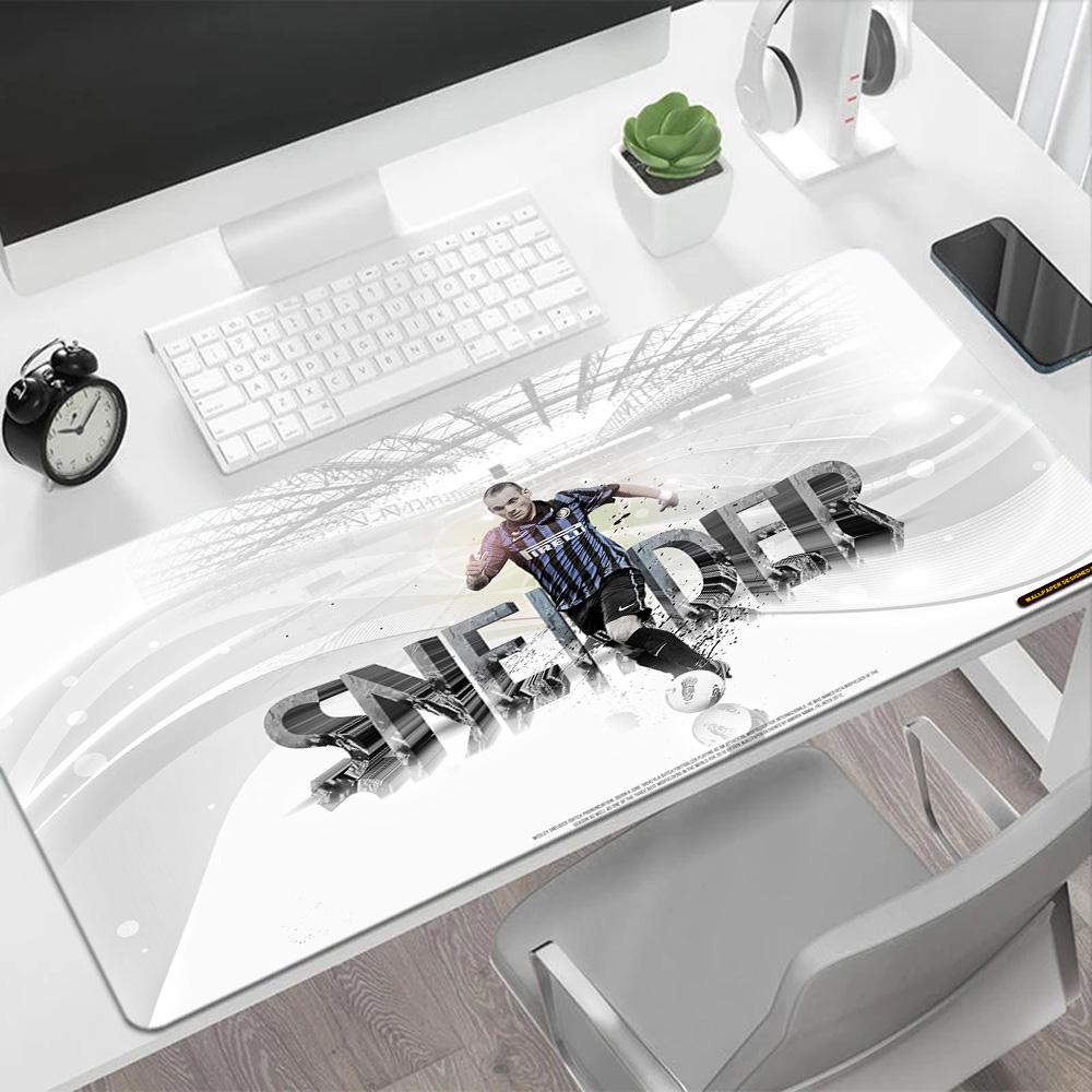 Sneijder's Dynamic Leap Large Mouse Pad Desk Mat Desktop Mouse Pad Non-Slip Rubber Bottom Perfect Gift for Gamers And Professionals