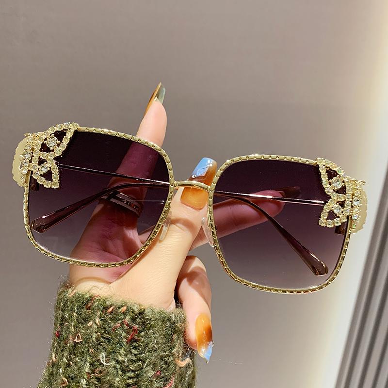 

Latest Trendy Butterfly With Diamond Sun Glasses Glasses For Ladies High-end Durable Metal Metal Spectacle Frame Frame Ink Women 98113