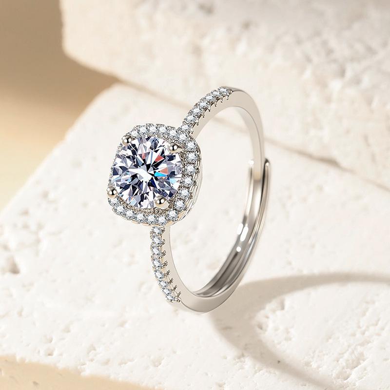 Elegant Square Zircon Ring: Shiny Luxury, Fashionable and Versatile Open Design