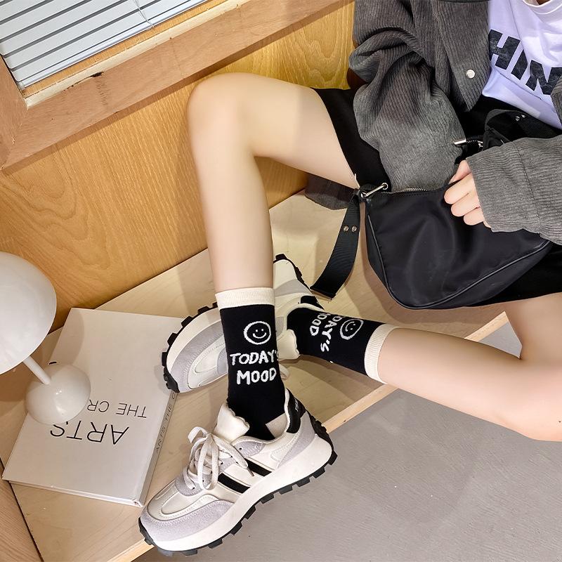 Buchstaben Socken Damen Mittellange Socken Japanisch Basic Kontrastfarbe Trendige Socken Koreanisch Vielseitig Gekämmte Baumwollsocken