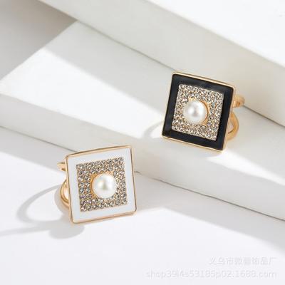 Retro Simple Fashion Geometric Hollow Temperament Checkerboard Silk Scarf Buckle Internet Celebrities Same Accessories Ring Set with Diamonds