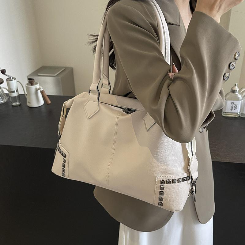 Fashion Rivet Large Capacity Women's Bag New Short Distance Travel Handbag Texture Leather Single Shoulder Crossbody Bags