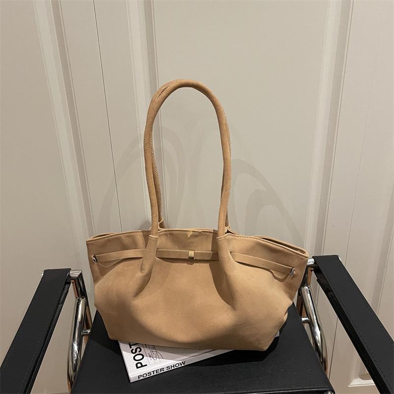 Women's Suede Pleated Tote Bag - Large Capacity, Retro Korean Style Shoulder Handbag for Autumn/Winter 2025