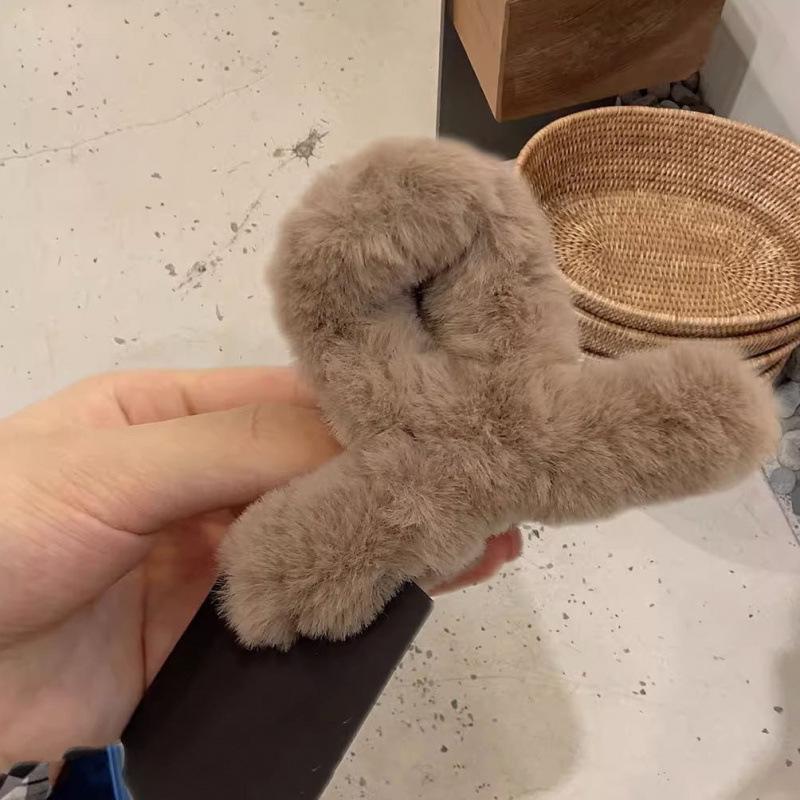 Large Plush Hair Clip: Autumn/Winter Volumizing Shark Clip for Women