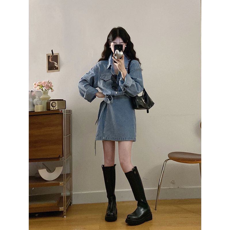 

Plus-Size Women s Retro Hong Kong Style Denim Dress with a Turn-Down Collar, Waist-Cinching A-Line Skirt, Elegant and Slimming Dress Image color S