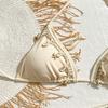 Conjunto de Bikini Triangular para Mujer con Adorno de Conchas Color Beige con Cierre de Lazo al Cuello