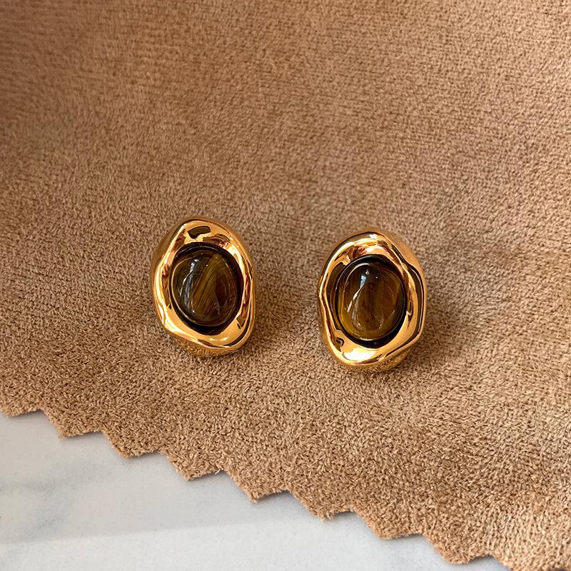 9Silver Needle Maillard Tiger Eye Stone Earrings, New Autumn/Winter Collection, High-End, Vintage Gold-Colored Stud Earrings