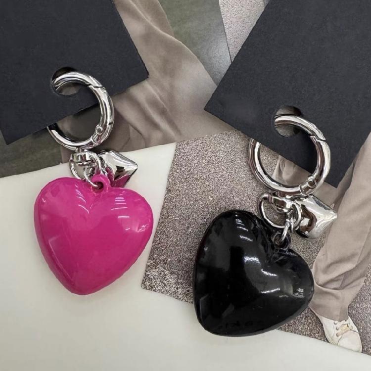 Elegant Big Heart Key Chain Crafted with Resin and Alloy Multifuntional Addition to Fashion Ensembles for Any Occasion