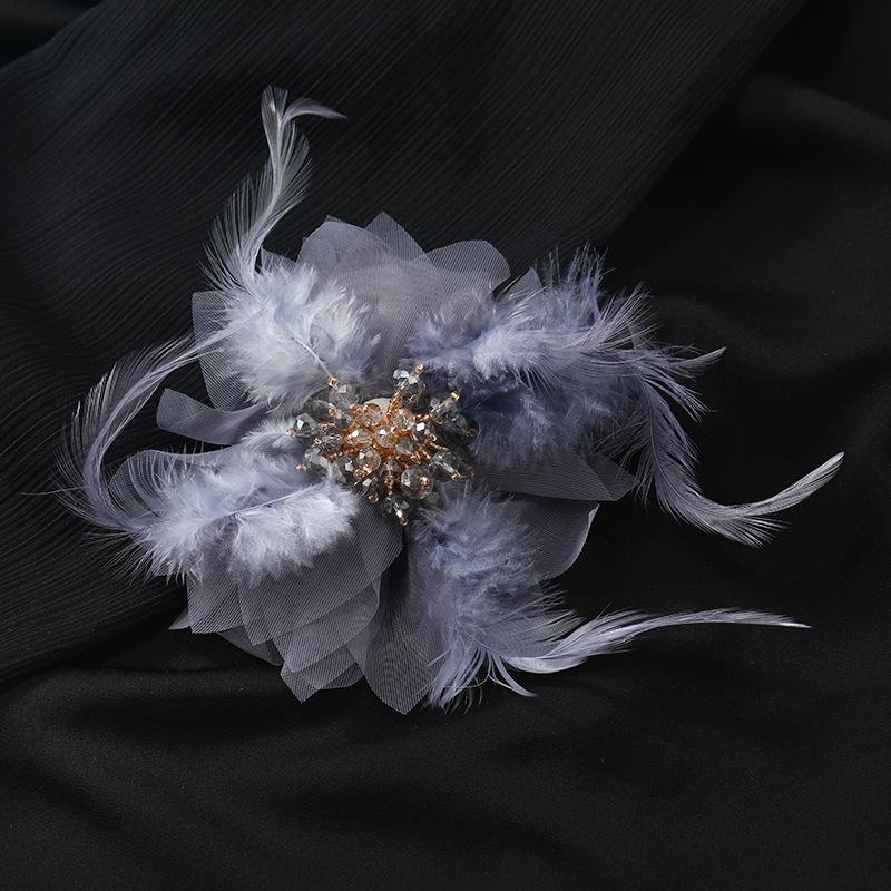 Atmosphere Feather Mesh Flower Crystal Brooch Female Elegance Luxury Temperament Party Coat Corsage Hairpin Accessories
