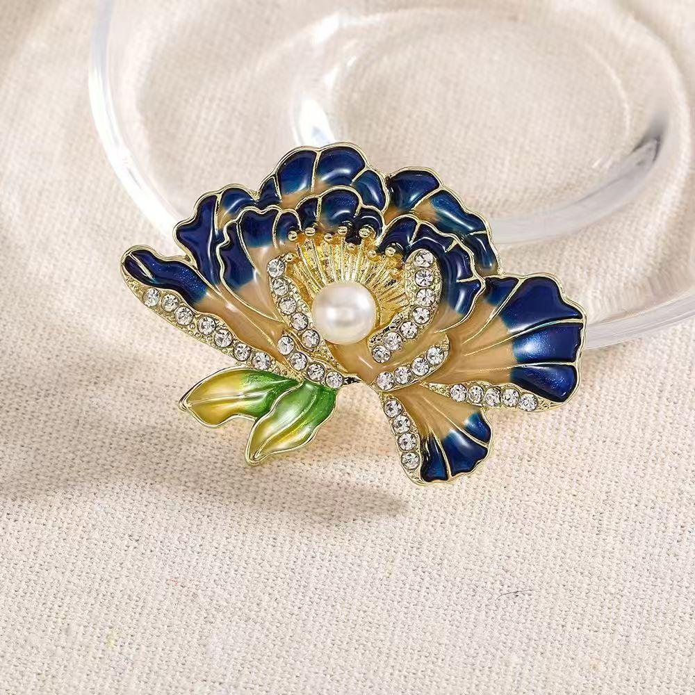 Exquisite High-End Peony Brooch: Elegant Chinese Style Flower Pin for Women's Clothing Accessories or Gift.