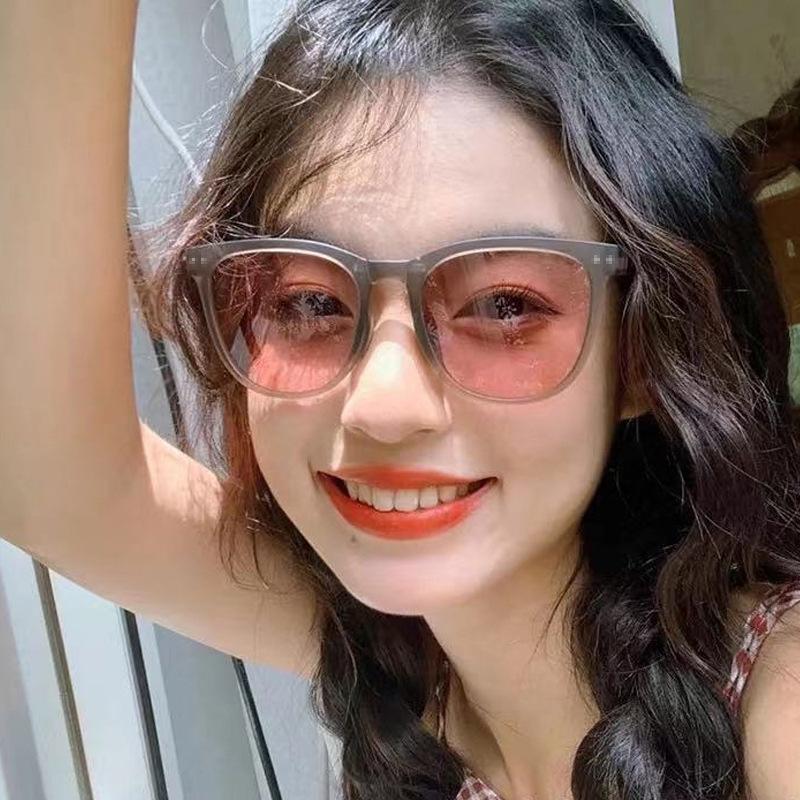 New folding sunglasses female Internet celebrity polarized sunshade sunglasses men's air cushion glasses case