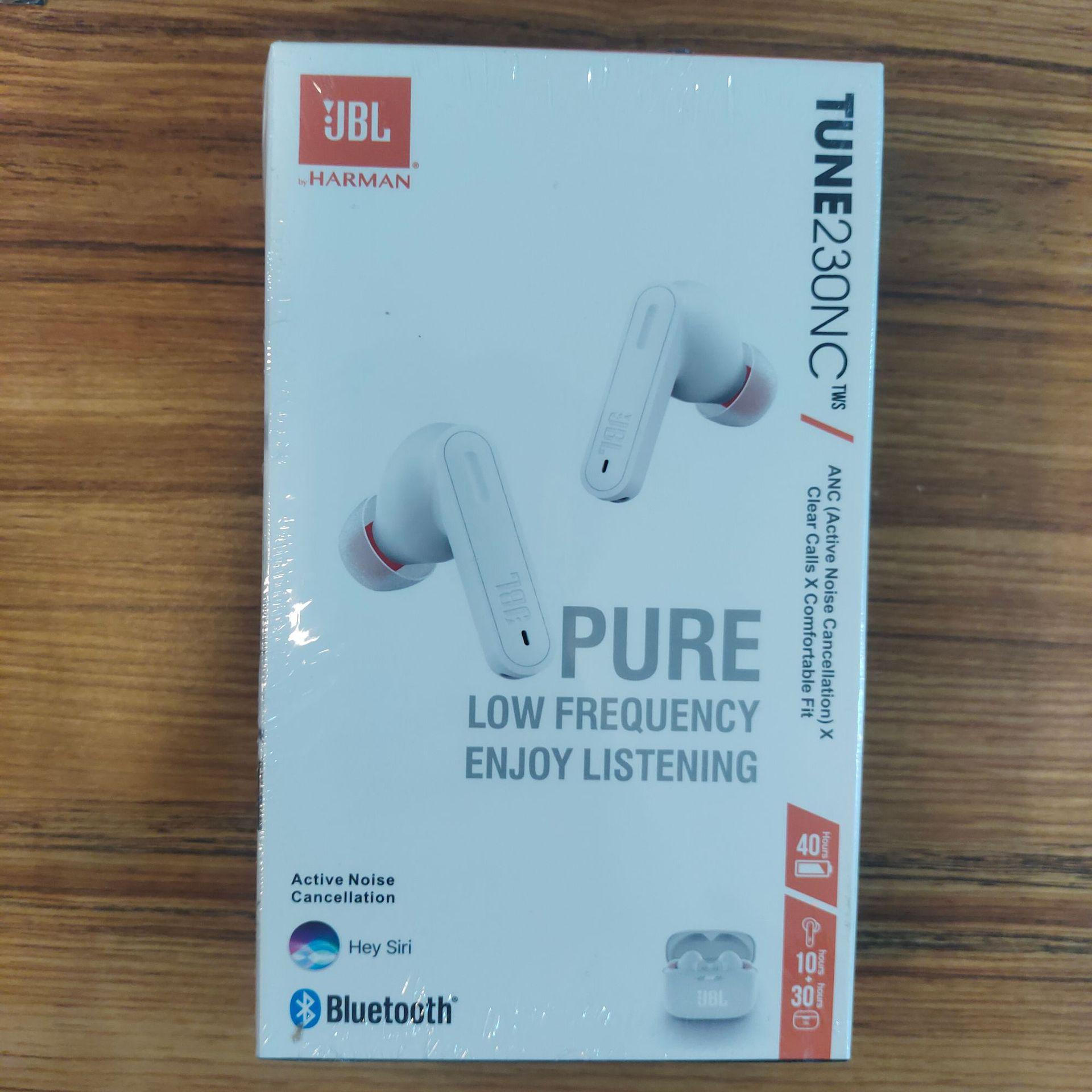 

TUNE230NC Справжні бездротові Bluetooth-навушники з шумозаглушенням, Водонепроникна гарнітура для ігор та спорту білий