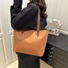 Street Style Large Capacity Pu Tote Bag With Zipper Closure For Casual Everyday Use