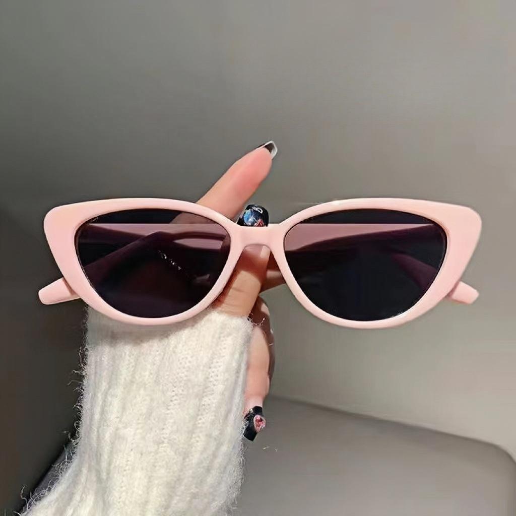 G-Family Gradient Blush Multi-Color Sunglasses with Vertical Rice Nail Design