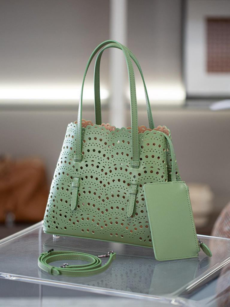 2025 Niche Leather Flower Design Crossbody Basket Bag for Women