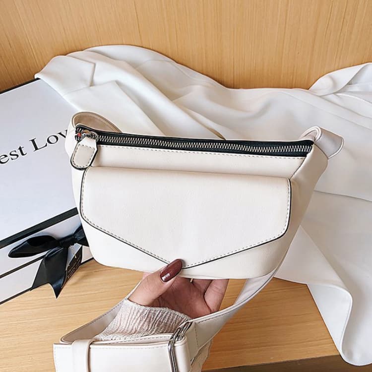 Minimalist bright line edged casual messenger breast bag