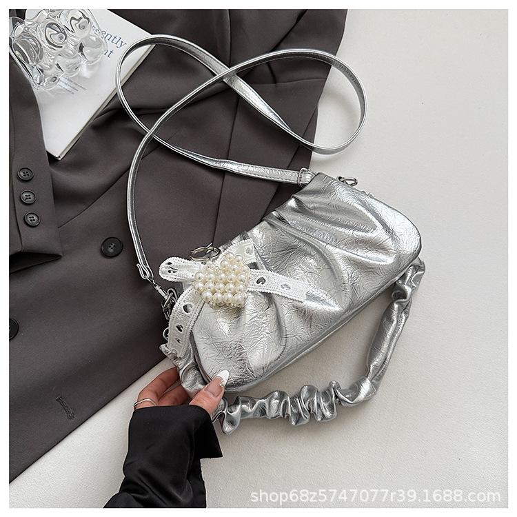 Niche design bag women's 2025 new casual Korean version messenger bag fashion shoulder pleated cloud bag