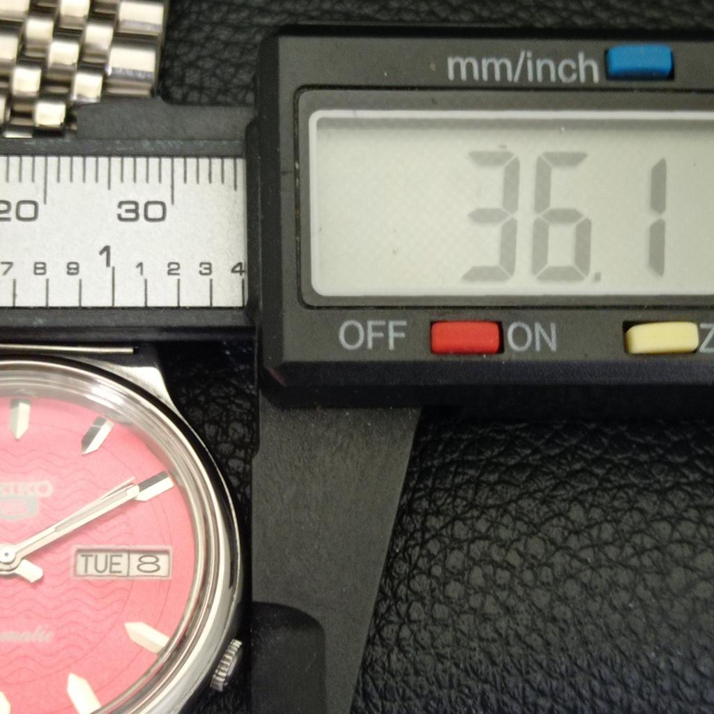 GENUINE VINTAGE SEIKO 5 AUTOMATIC 7S26A JAPAN MENS RED DIAL WATCH A702355-5