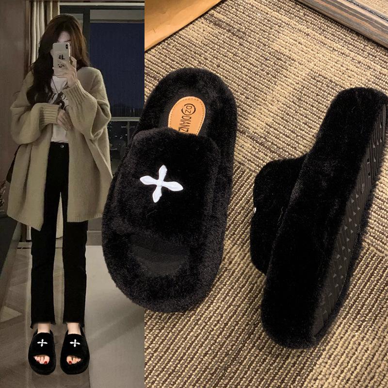 

Премиальные пушистые тапочки женские для улицы 2025 осень и зима новые повседневные ленивые домашние удобные теплые на толстой подошве хлопковые мопы 40 чёрный