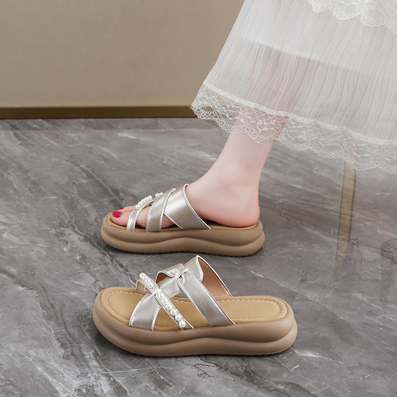 Beautiful thick-bottomed cool slippers women's summer wear new models with skirts fashionable beach slippers