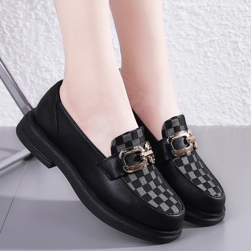Leather metal buckle women's thick-soled round head retro casual women's shoes with one pedal and soft-soled women's single shoes
