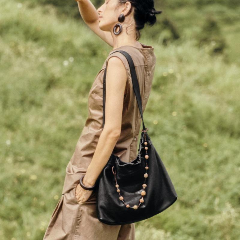 Vegetable tanned sheepskin Yunshu stray bag large capacity garbage bag commuter bag casual shoulder messenger bag women