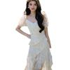Elegantes Sommerkleid mit Spitzen-Trägern für zierliche Frauen