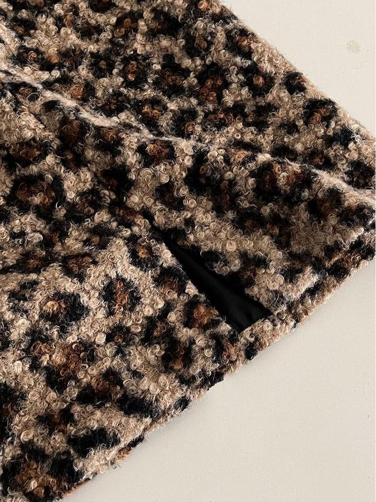 LUXI Women's Slim Leopard Print Plush Circle Skirt - American Retro Style, Winter Hip-Hugging Short Skirt.