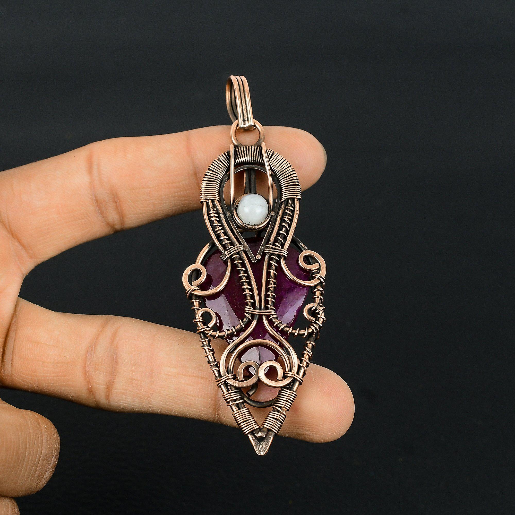 

Рубиновый кулон Ювелирные изделия из драгоценных камней, Кулон ручной работы, обернутый медной проволокой 999 пробы, Ювелирные изделия новейшего дизайна 2.55 Inches