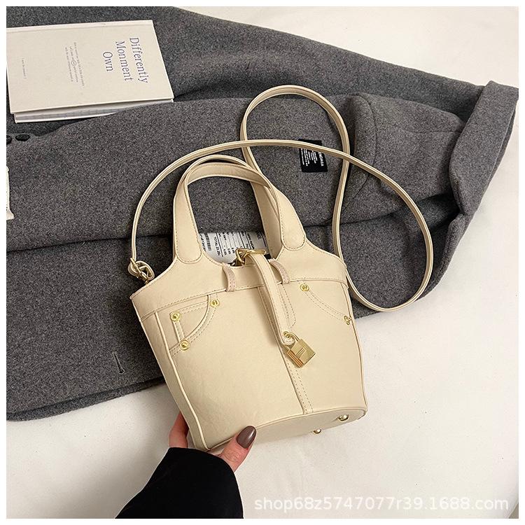 2025 New Vegetable Basket Bag Fashion Casual Hand Carrying Bucket Bag Retro Niche Design Single Shoulder Messenger Bag Bag Women