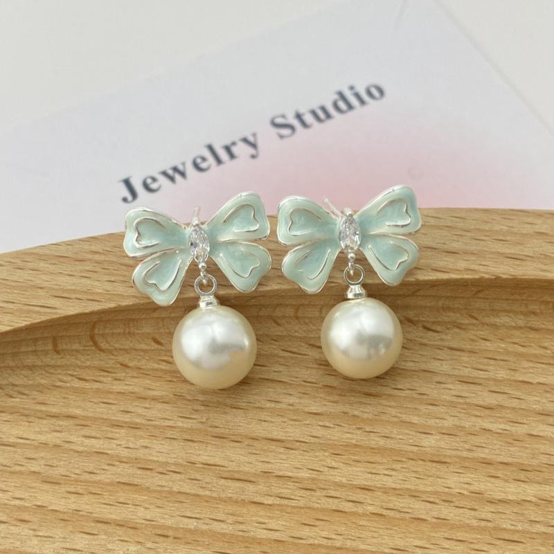 Forest-Inspired Pearl Glaze Stud Earrings for Women – Elegant, Sweet, Luxurious Ear Accessories