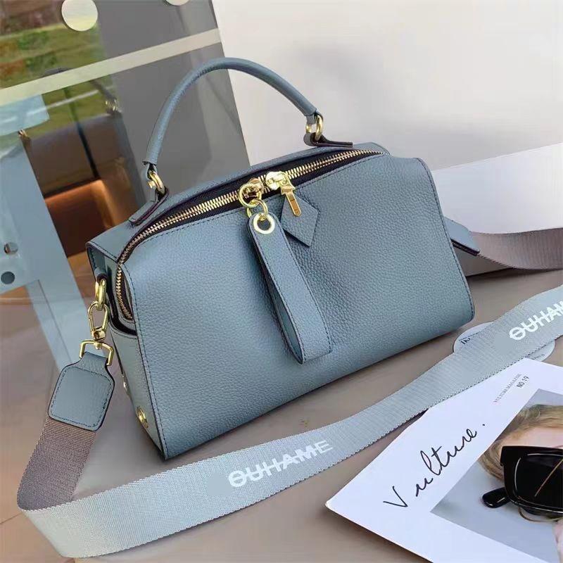 2026 New Leather Women's Bag Square Foreign Style Pillow Bag Versatile Fashion Temperament Portable Shoulder Bag Cross-border Wholesale