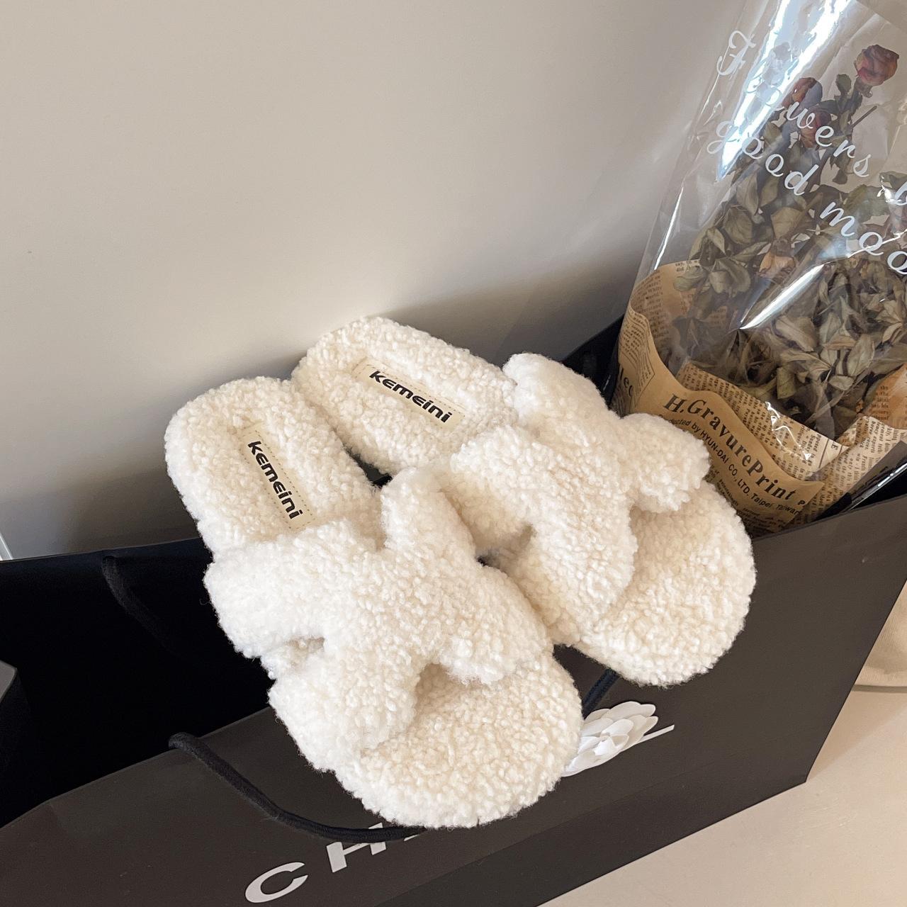 

Пушистые тапочки на плоской подошве для женской уличной обуви 2025 новый осенне-зимний толстоподошвенный домашний мягкий пушистый хлопок 40