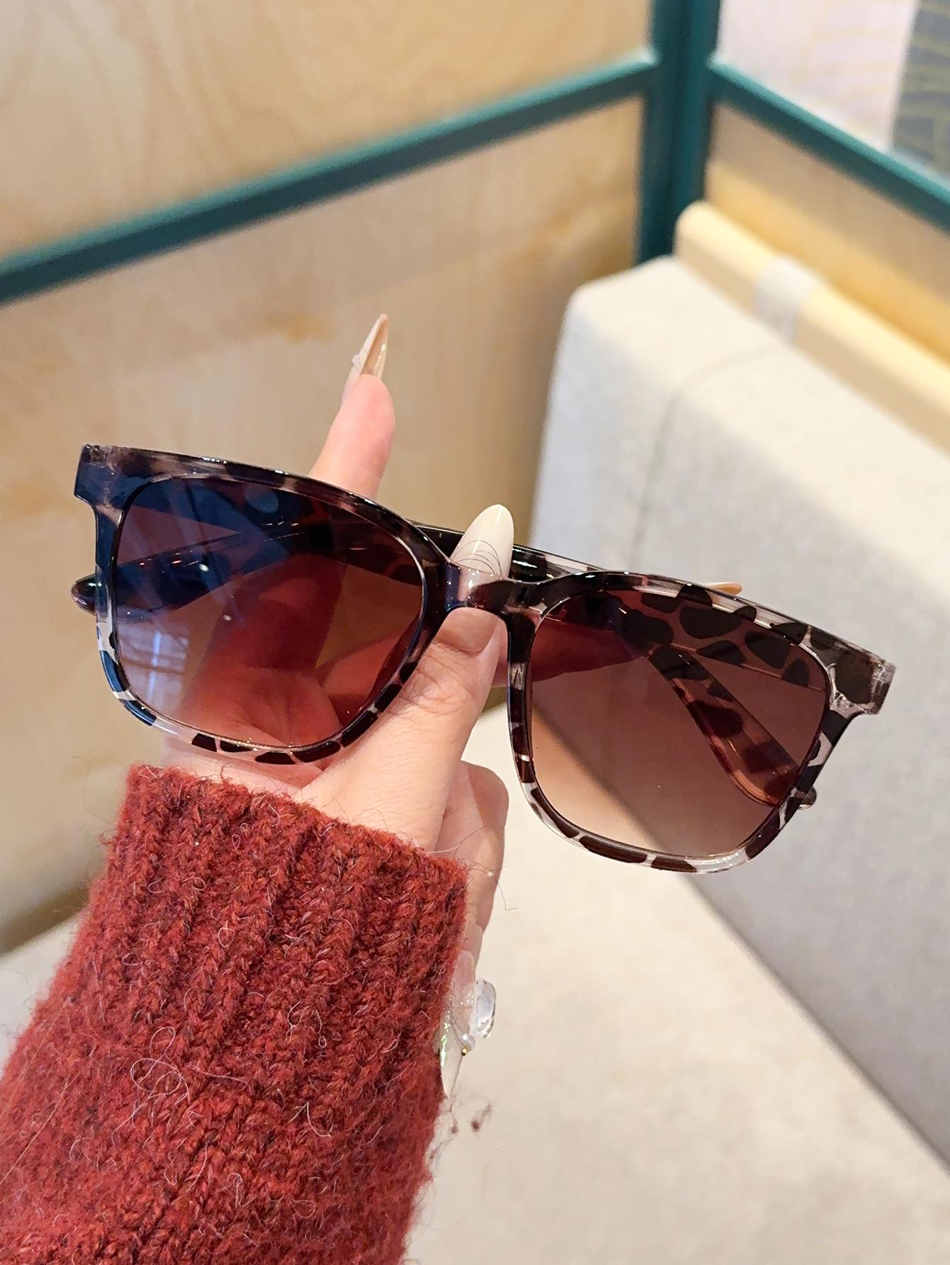

3Pcs Fashionable Square Frame Glasses Set Leopard Print Decorative Glasses Daily Decoration Gift Set for Friends with Men