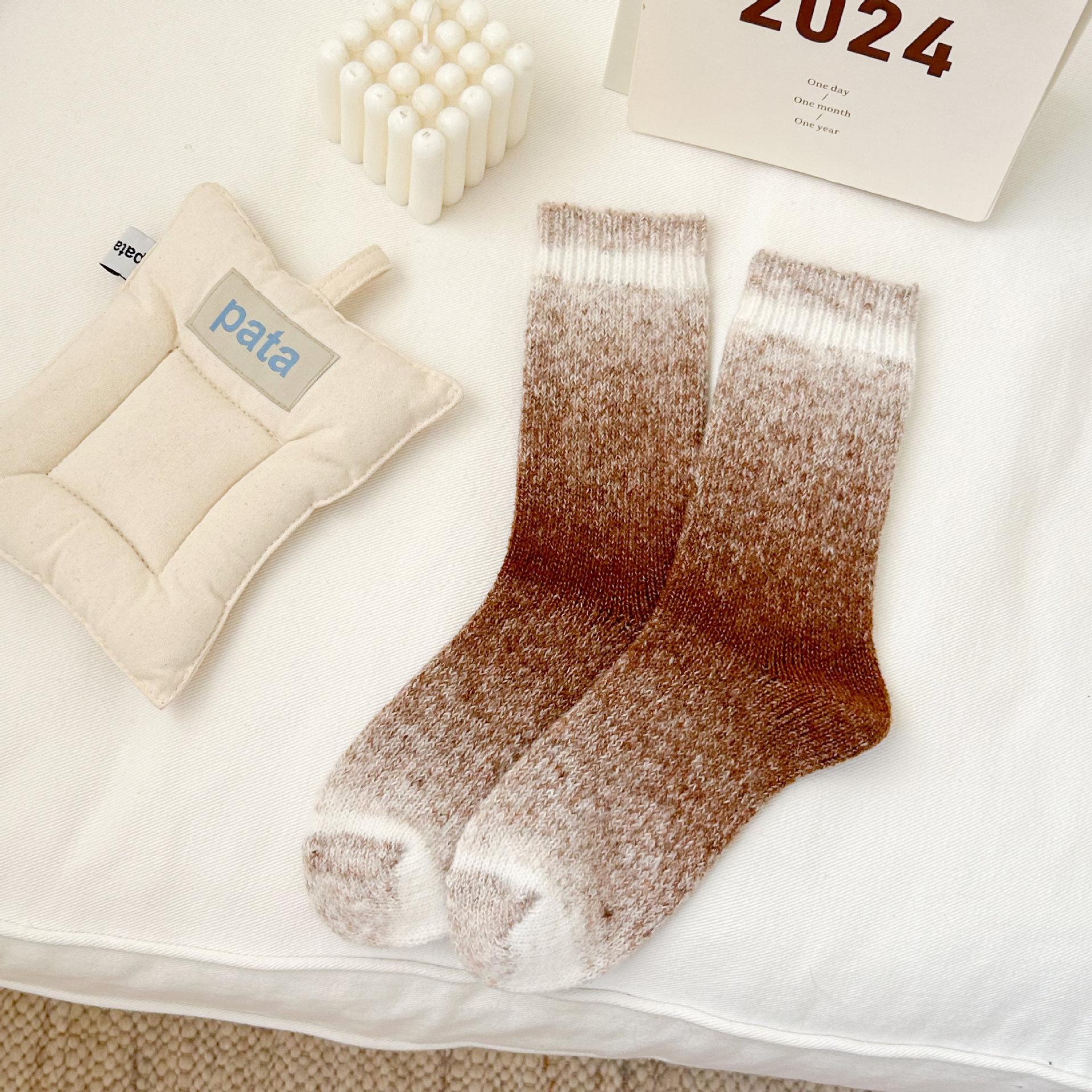 

Gradient Deer Fleece Socks For Women Thickened Fleece Warm Socks Stockings And Stockings Vintage Couples Pile Up Socks And Cotton one size