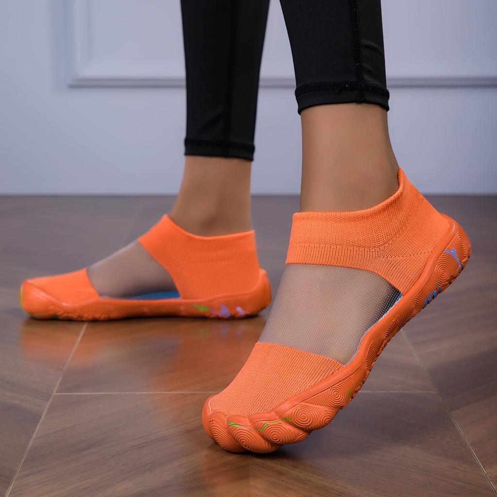 Outdoor hiking shoes five-finger barefoot shoes men's and women's beach wading shoes creek walking shoes indoor fitness shoes