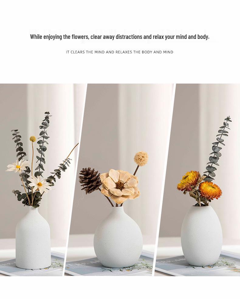 Nordic Ceramic Vase for Dried Flowers - Ideal for Living Room and Dining Table Decor; Perfect As Photo Props and Literary Ornaments.