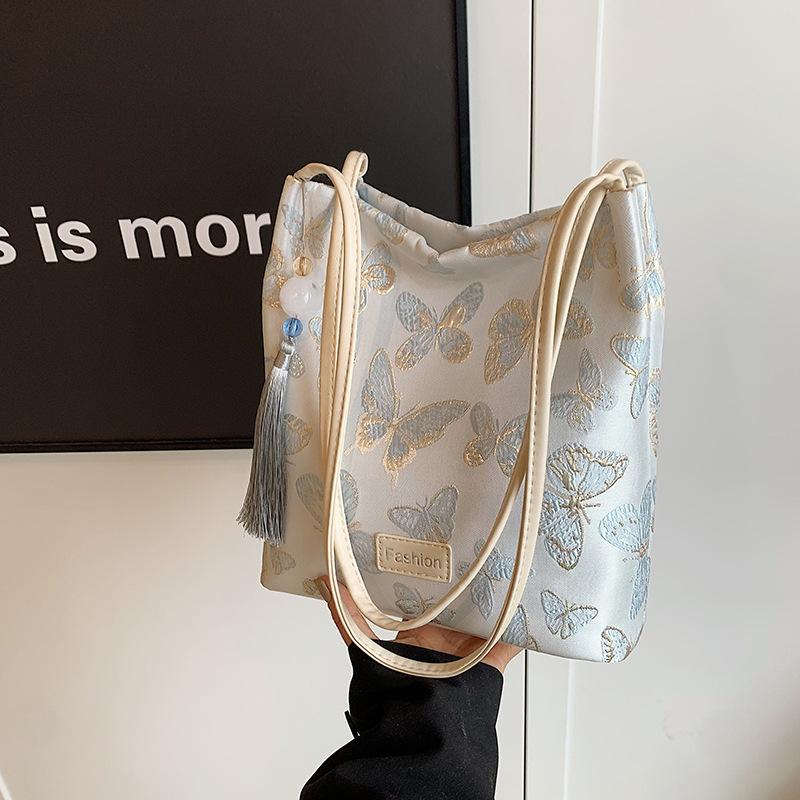 Bag Women's New Fashion Embroidery Casual Versatile Shoulder Bag