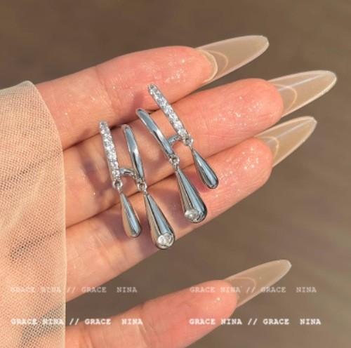 Bow Flower Zircon Stud Earrings Female Sweet High-End Temperament Design Earrings Niche Light Luxury Earrings
