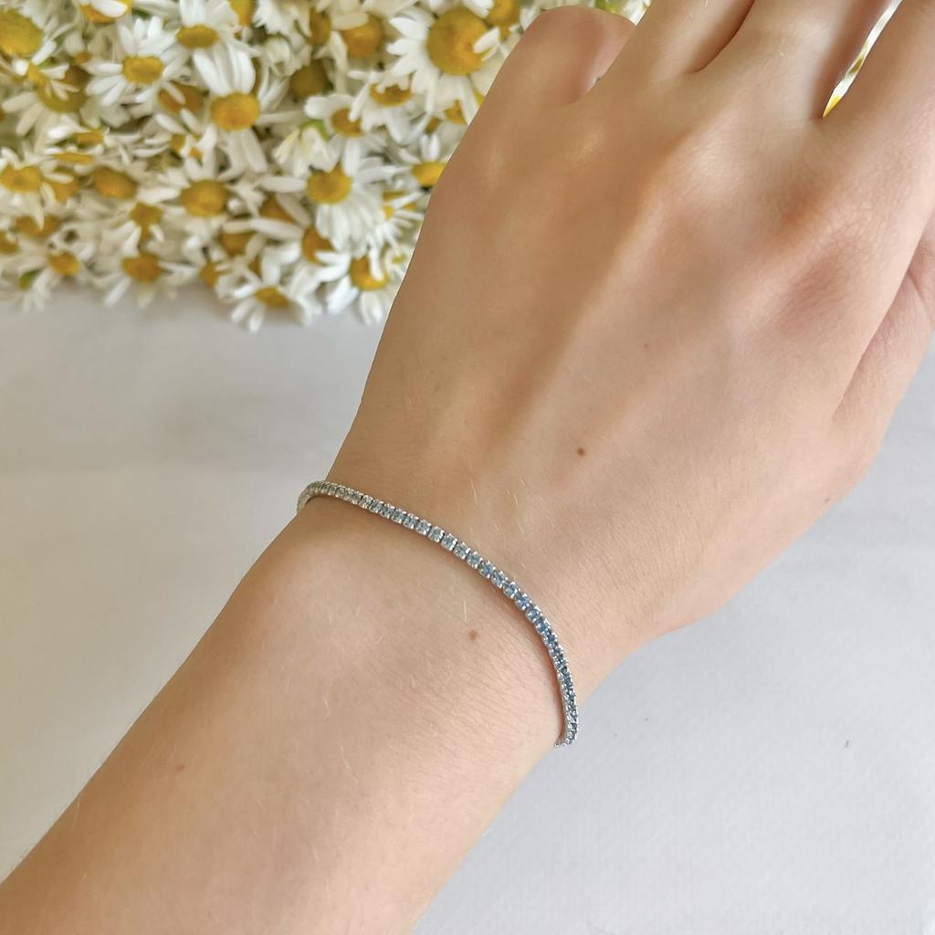 Bracelet en argent avec zircons cubiques, poids du produit 3,44 g (2146087)