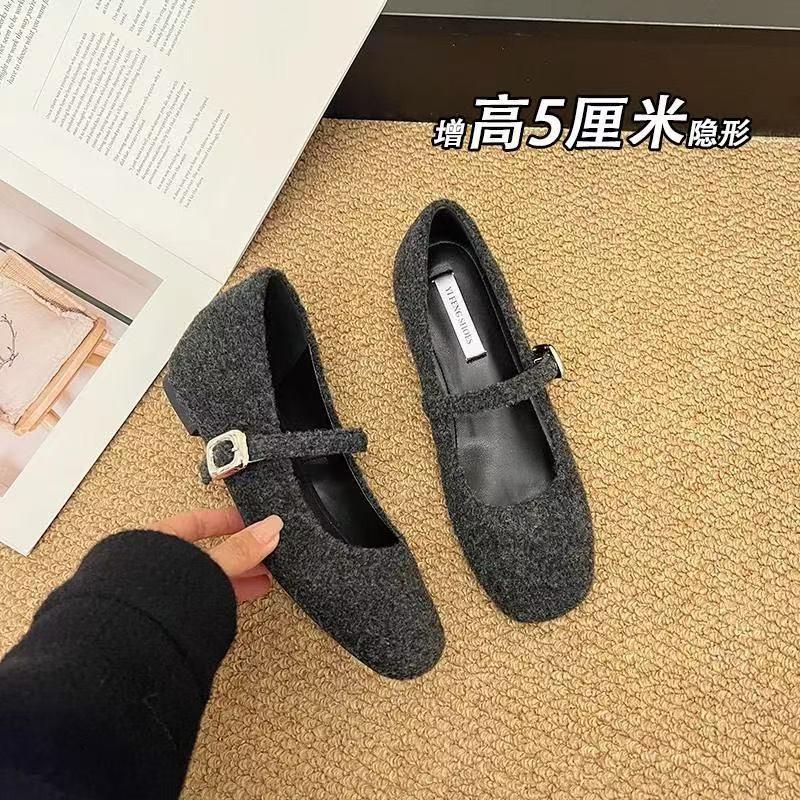 Small Winter Velvet Mary Jane Shoes Inner Height Increase Beautiful Single Shoes Women's French Fashionable Retro Gray Fluffy Shoes