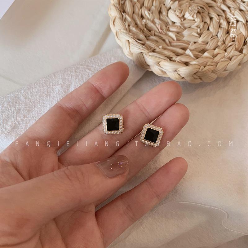 French Retro Zircon Pearl Stud Earrings - Elegant, Versatile Light Luxury Design for Women