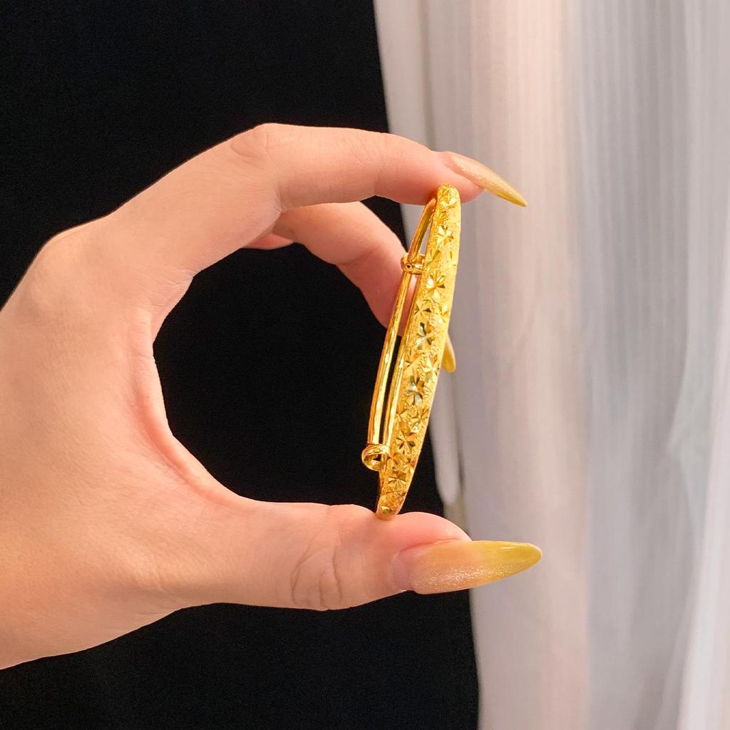 Women's Retro Star Bangle: Imitation Gold Push-Pull Bracelet