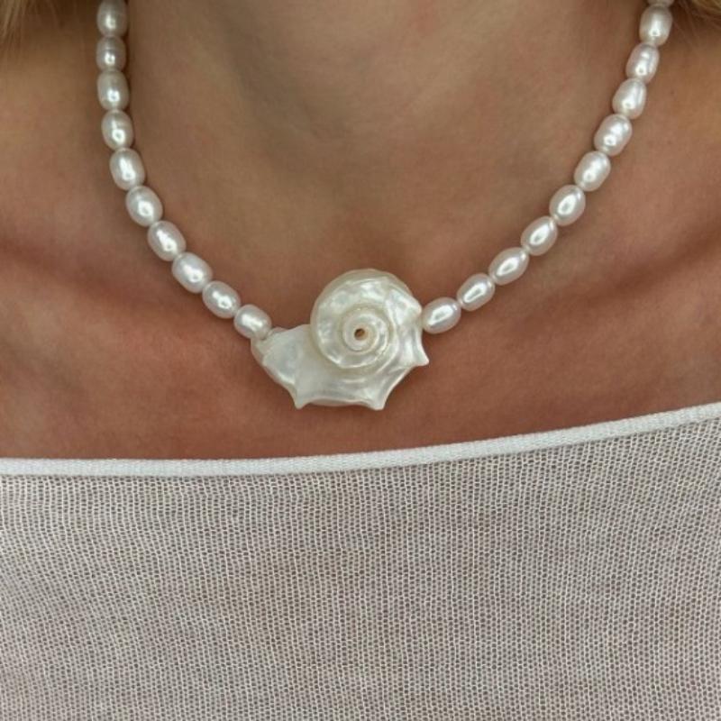 Unique Vintage Natural Conch Shell Pendant Necklace Imitation Pearl Jewelry for Women Girls Streetwear Matching