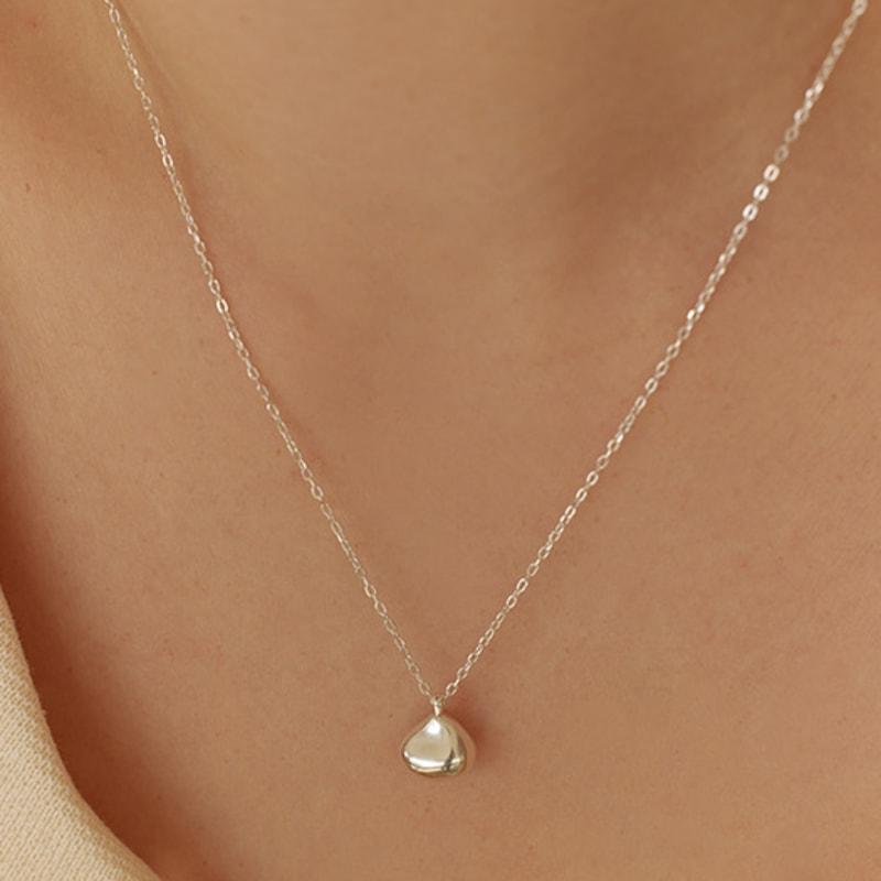 

Lewe [6mm+10mm Pearl Earrings Free] Volume Wave Necklace Silver