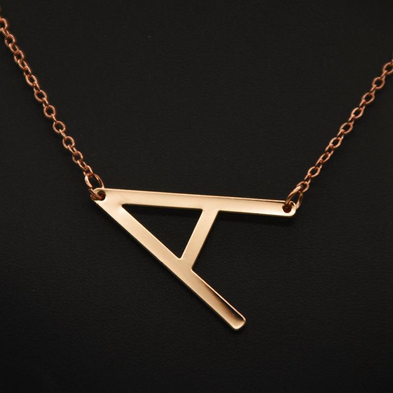 Kvinne 26 engelske bokstaver Ornament Ripple Chain Personlig brevkjede